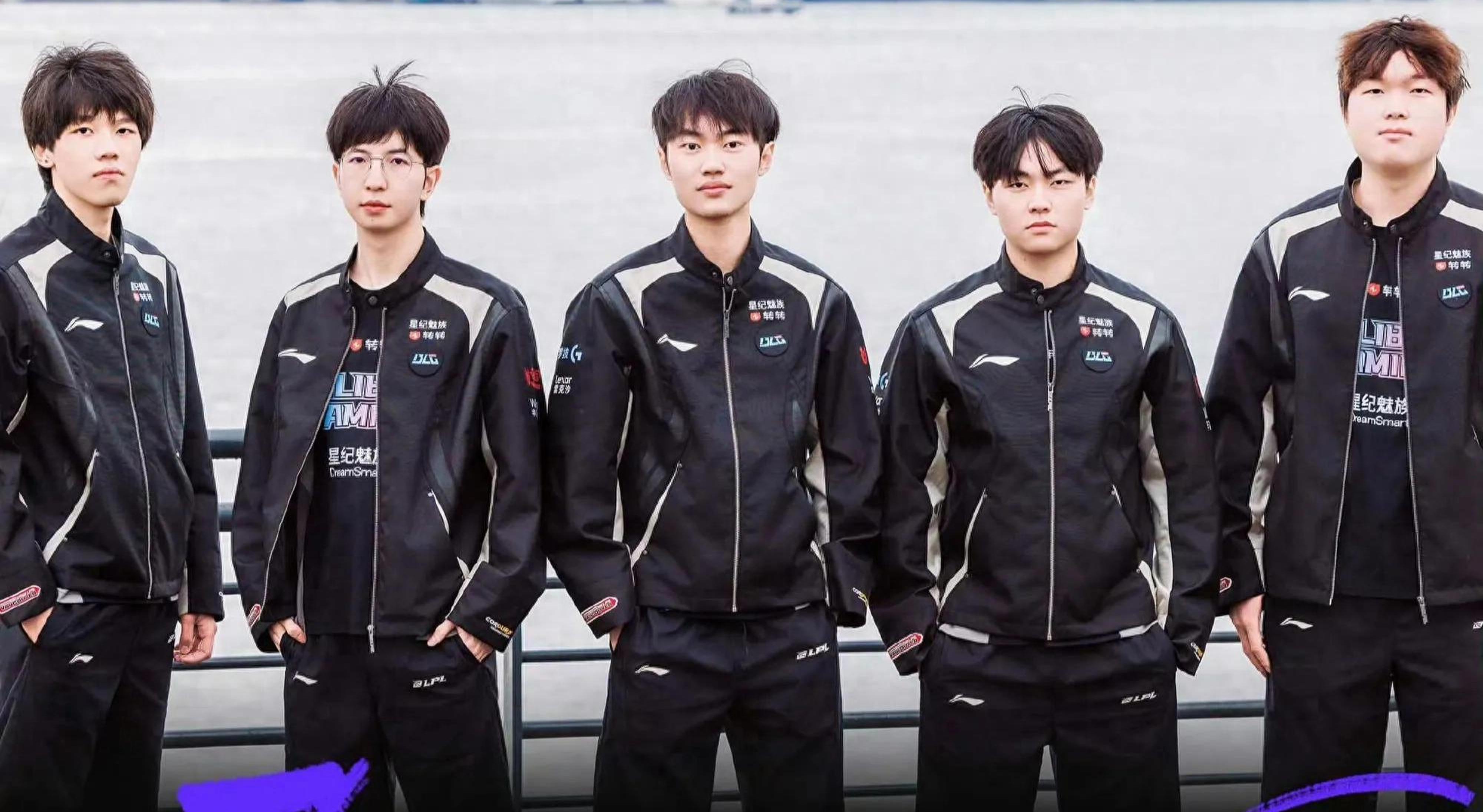 明了他具备 明了他具备