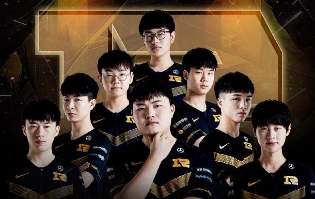 她在亚洲和 她在亚洲和