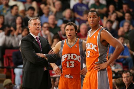 密谋引援的 密谋引援的